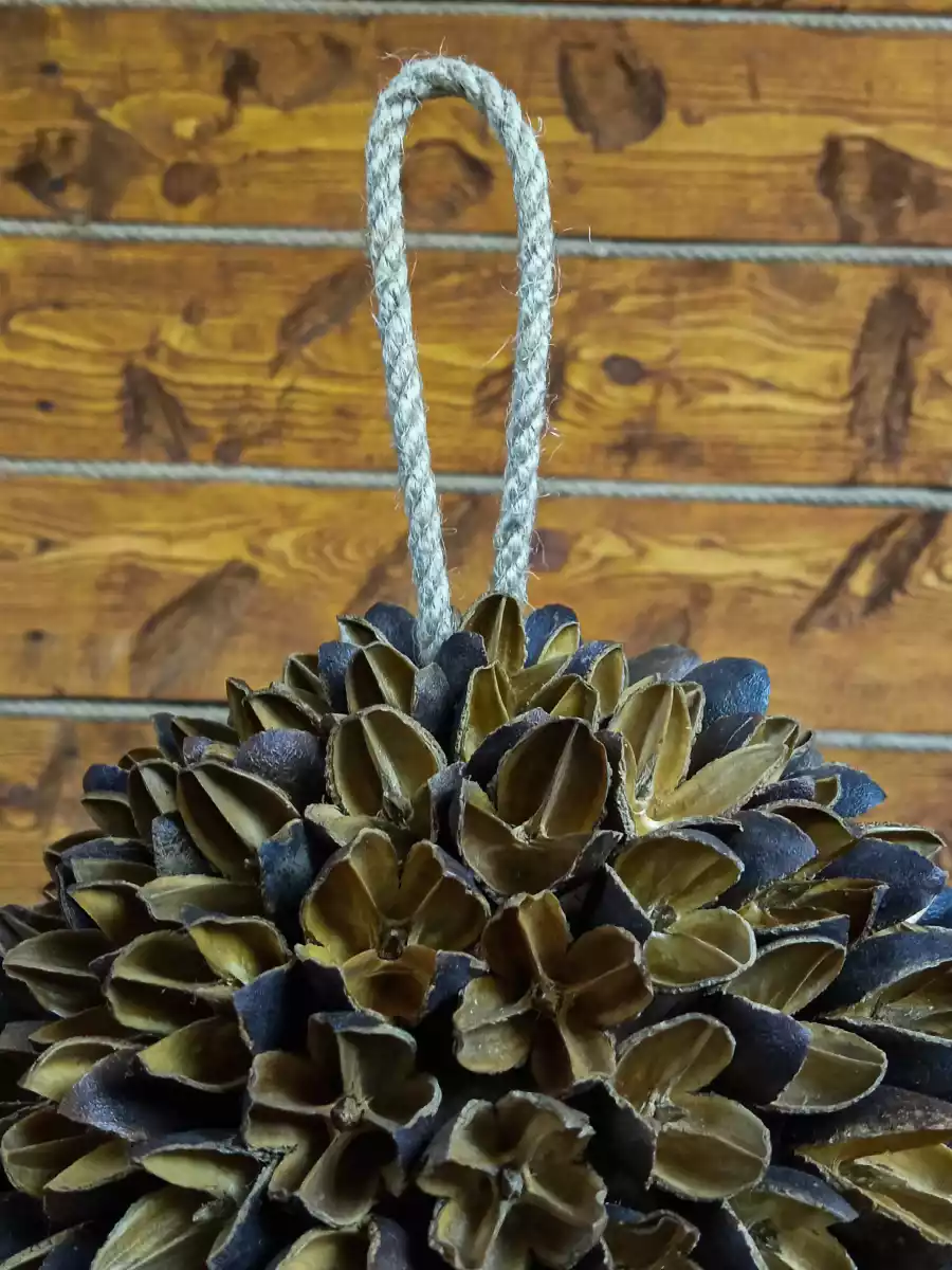 Декоративный шар из скорлупы бакули Бакули в золоте (большой) П49-В57