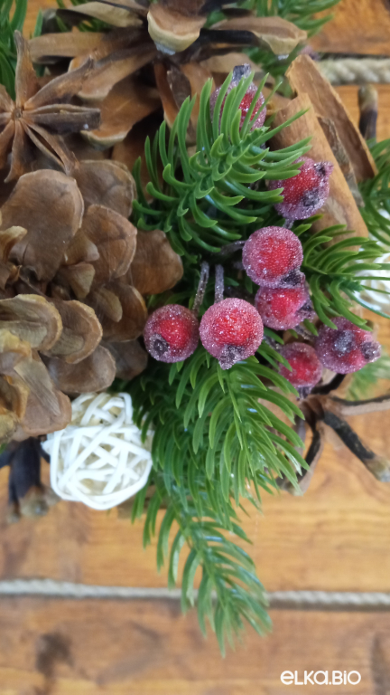 Шар из хвои и сосновых шишек  Дары леса Ю2-В32