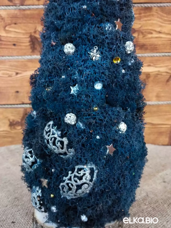 Настольная декоративная елка из мха и декора Ночь перед волшебством Б34-В66