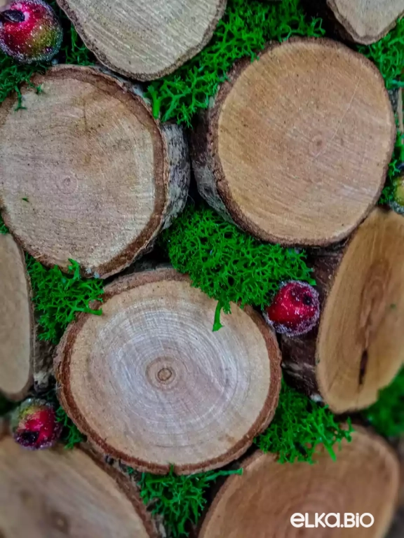 Настольная декоративная елка из спилов и мха Яркая звезда П8-B11