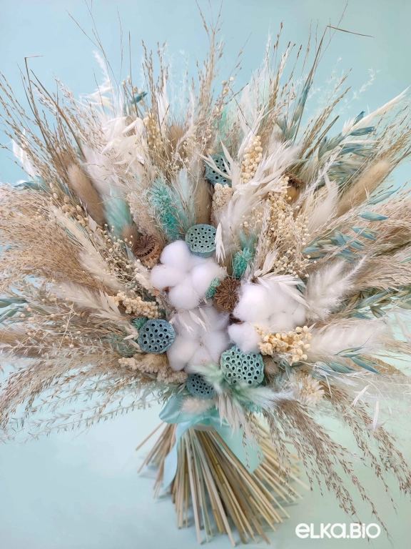 Cтабилизированный букет с лотосом и пампасной травой Т222-B111