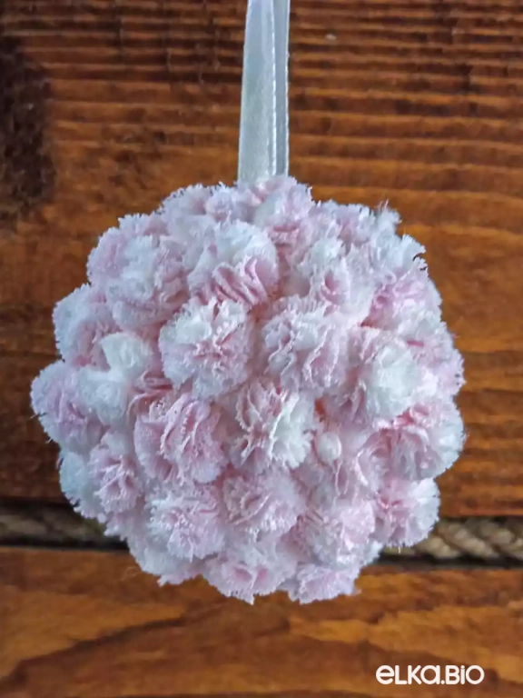 Декоративный шар из цветов Сладкий поцелуй А33-В26