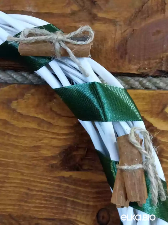 Венок декоративный из лозы Мандариновое чудо П24-В17