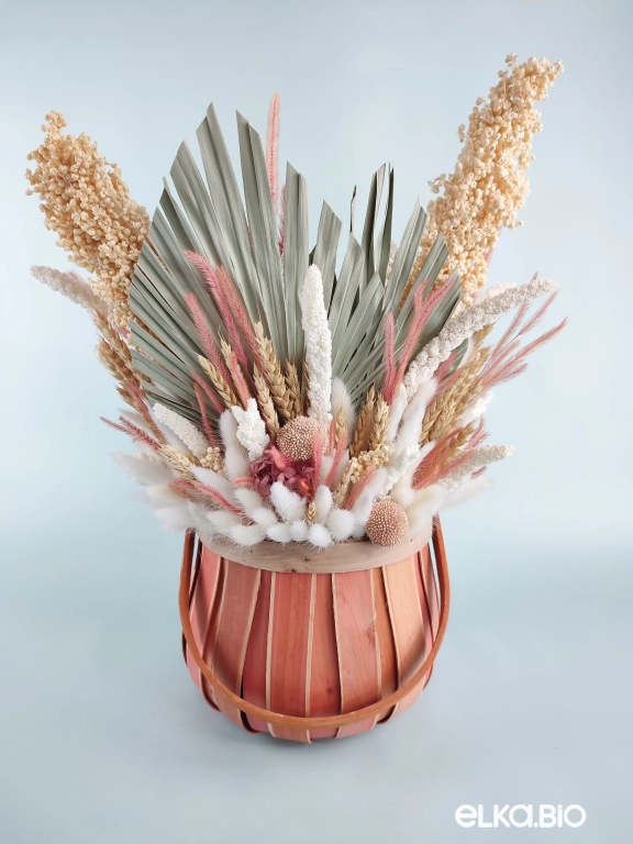 Стабилизированная корзина с гортензией, сорго, пшеницей и лагурусом Ю75-B106