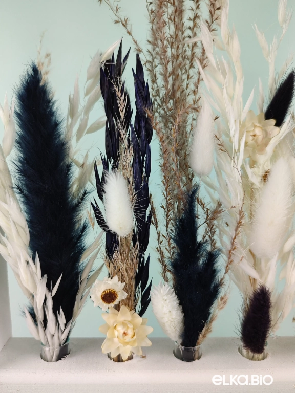 Композиция в рамке с сухоцветами в колбах А161-B108