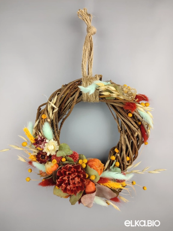 Венок из красных цветов Б39-B100