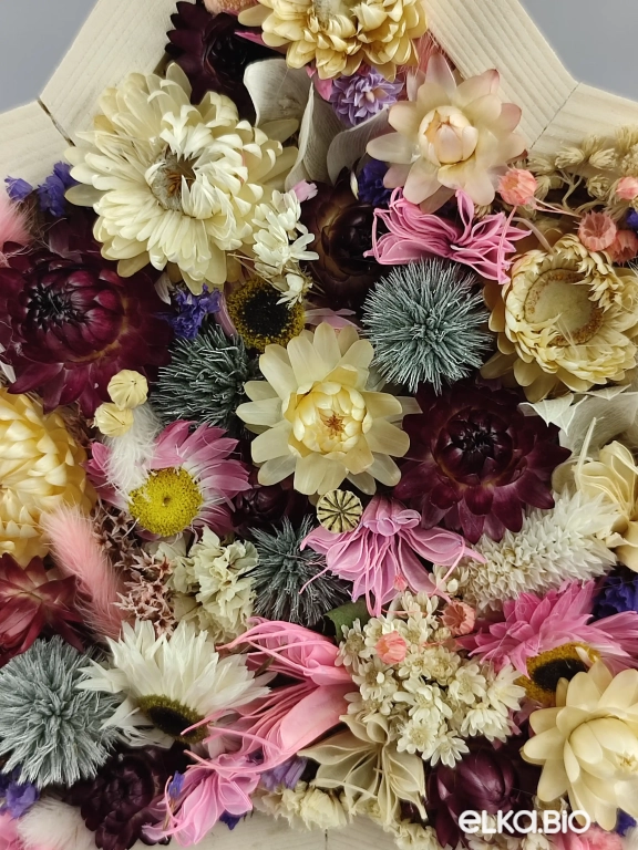 Композиция в форме звезды из цветов Т123-B100