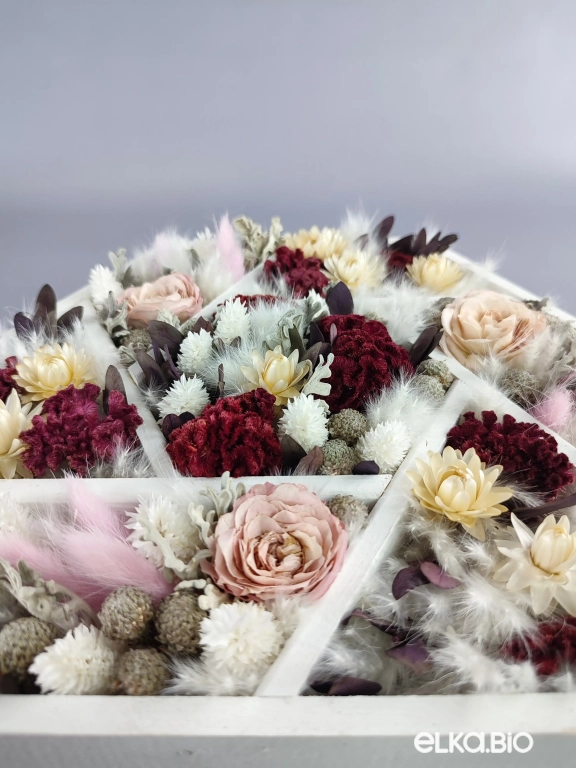 Настольная композиция в из гелихризума и роз Ю68-B101 Настольная композиция в из гелихризума и роз Ю68-B101