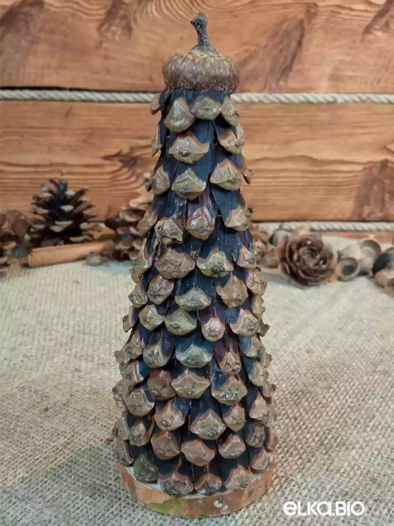 Настольная декоративная елка из сосновых чешуек Магия сосны Т60-В23 Настольная декоративная елка из сосновых чешуек Магия сосны Т60-В23