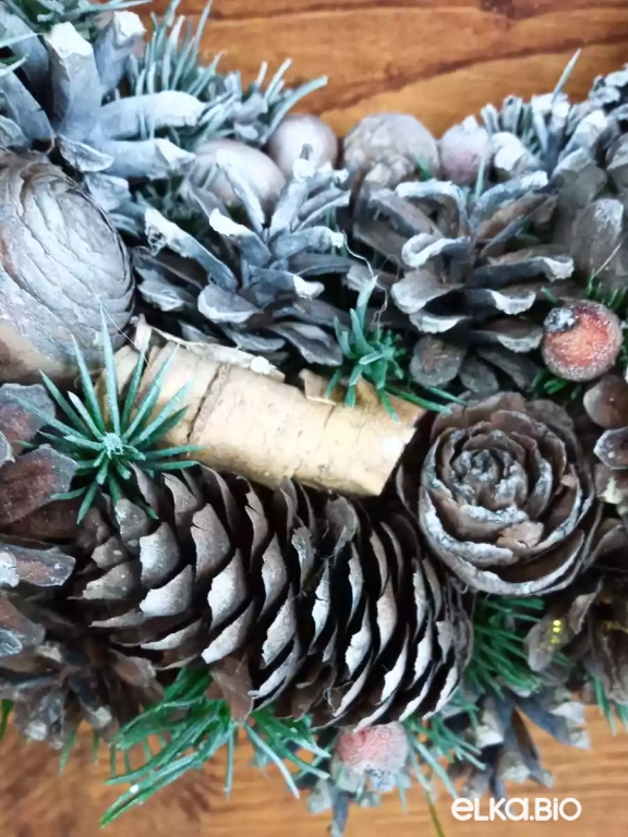 Венок декоративный из шишек сосны и ели Рождественский Т4-В17 Венок декоративный из шишек сосны и ели Рождественский Т4-В17