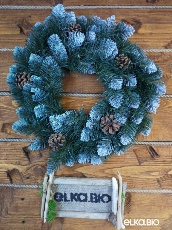 Новогодний венок Пихта с шишками на каркасе 50 см-В528