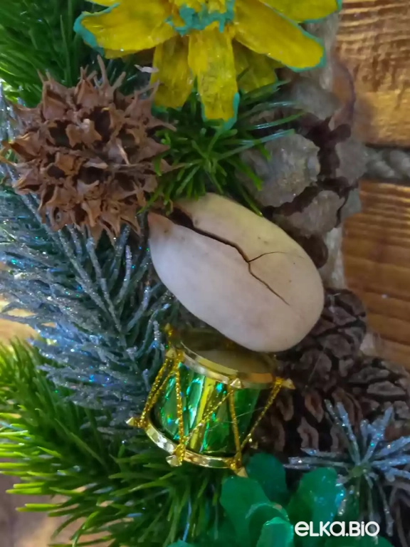 Венок декоративный из зерен кофе Изумрудная свежесть П22-В17