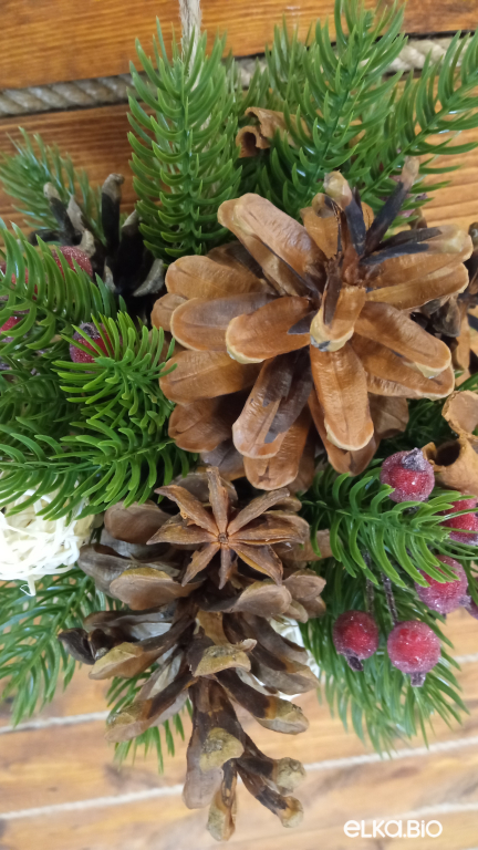 Шар из хвои и сосновых шишек  Дары леса Ю2-В32