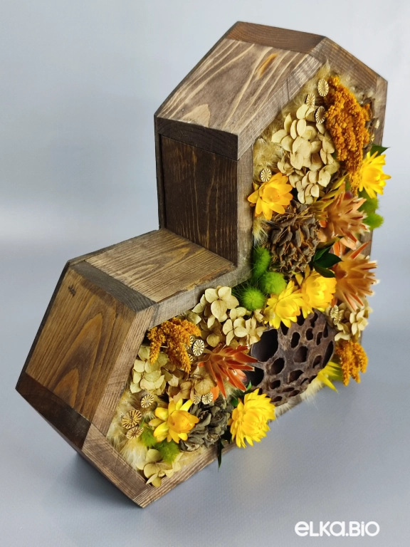 Стабилизированная настольная композиция из сухих цветов Ю66-B101