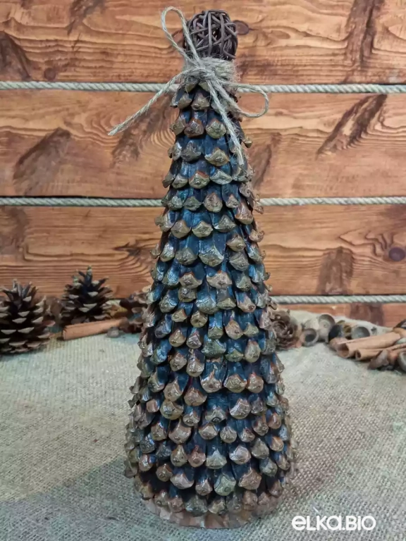 Настольная декоративная елка из сосновых чешуек Магия сосны (большая) Т61-В21