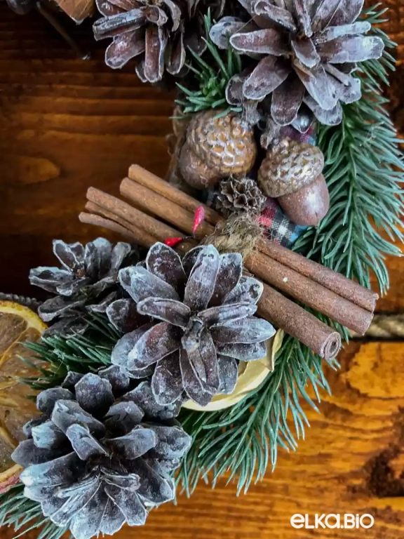 Новогодний венок из шишек Шотландский Т35-В5