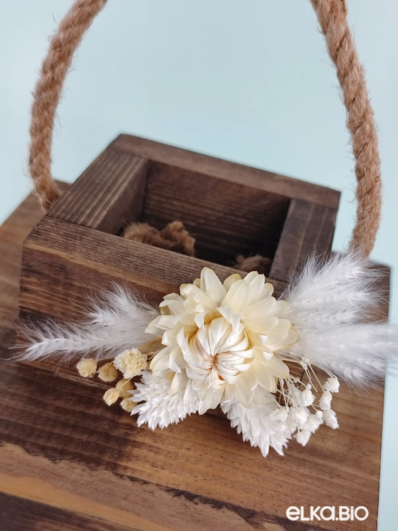 Композиция с белыми цветами в кашпо А157-B108