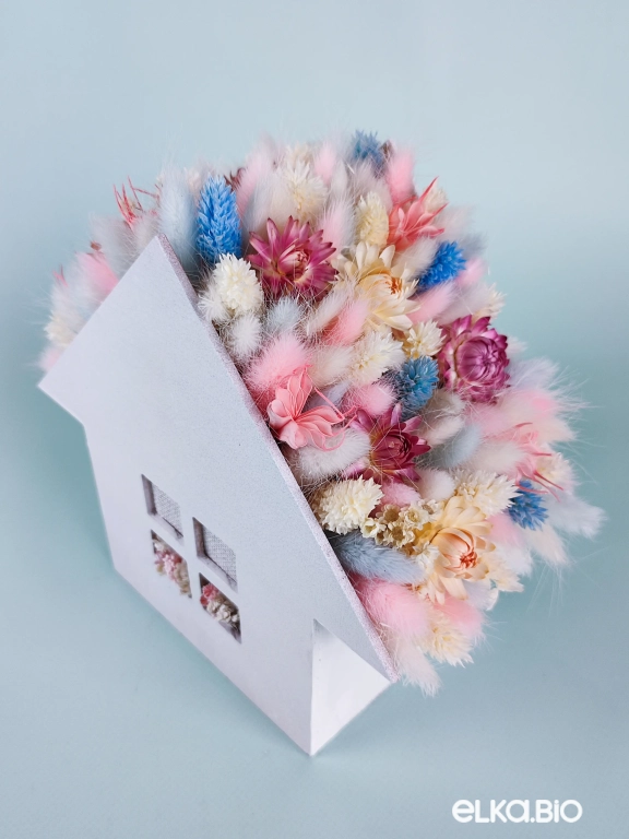 Композиция в кашпо из фаляриса, лагуруса и гелихризума А149-B107