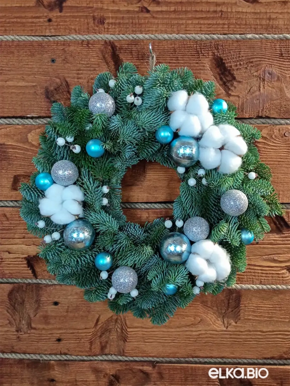 Венок из Нобилиса Морозная гармония Ю38-В702