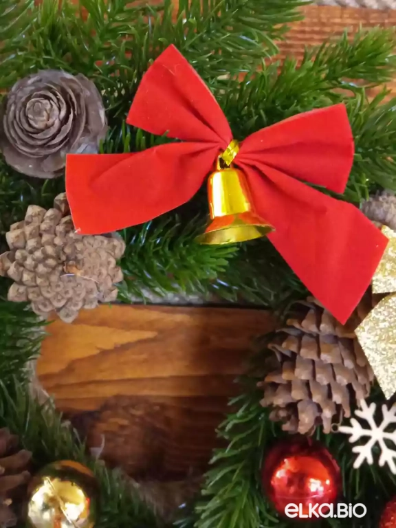 Венок декоративный из хвои Леденцовый А6-В18