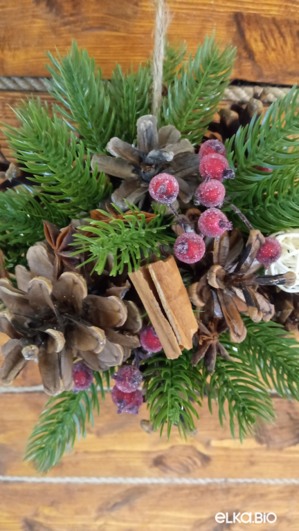 Шар из хвои и сосновых шишек  Дары леса Ю2-В32