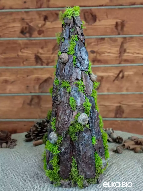 Настольная новогодняя елка из коры и мха Леший Т10-В12