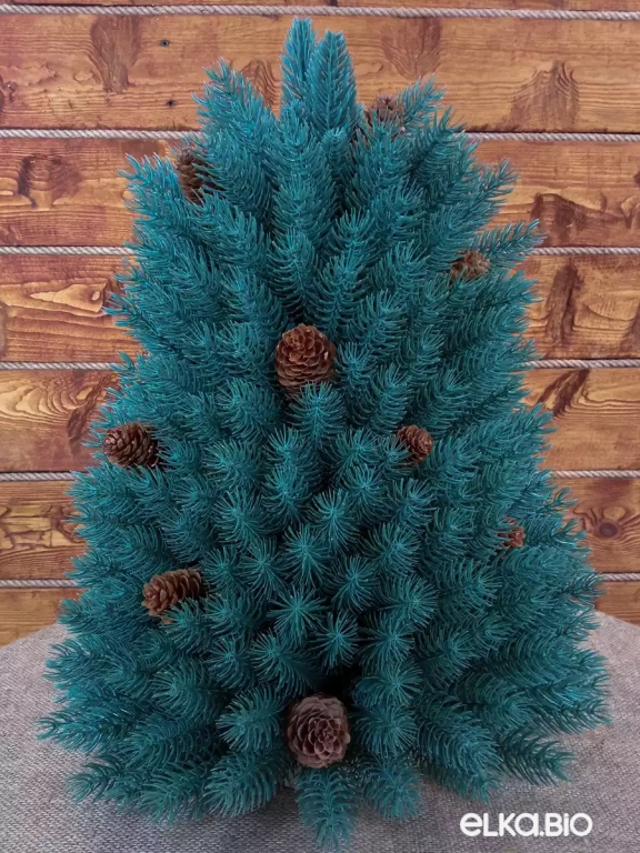 Настольная новогодняя елка из хвои и шишек Компакта (голубая) Т103-В74+65