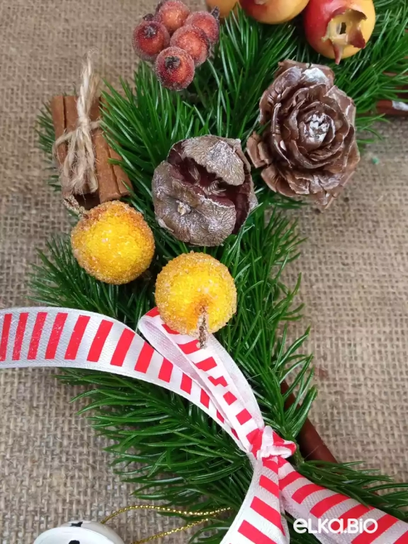 Венок декоративный из лозы Полянка П21-В16