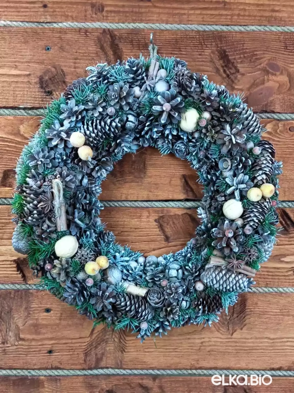 Венок декоративный из шишек сосны и ели Рождественский Т4-В17 Венок декоративный из шишек сосны и ели Рождественский Т4-В17