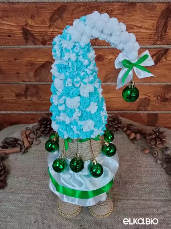 Настольная декоративная елка на двух ножках Веселый гномик П73-В49