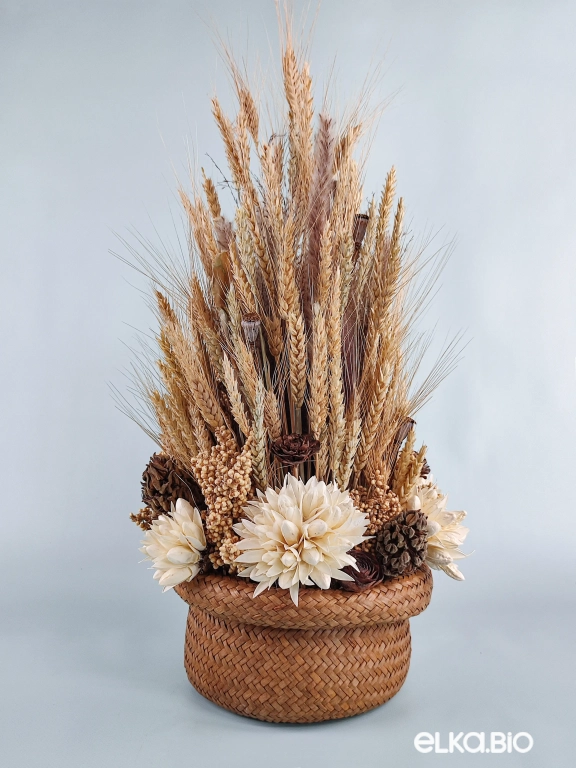 Композиция из пшеницы и сухоцветов в корзине Б89-B109