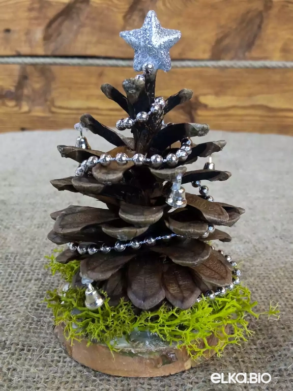Настольная елочка из шишки и мха Мини-елка А73-В53