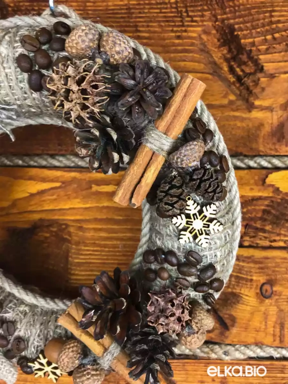 Венок декоративный Девочка в шапке Т38-В7