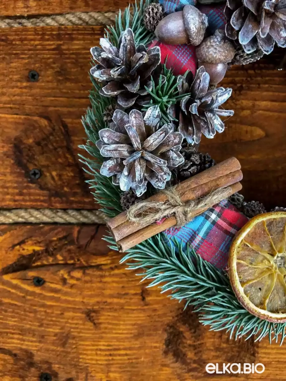 Новогодний венок из шишек Шотландский Т35-В5