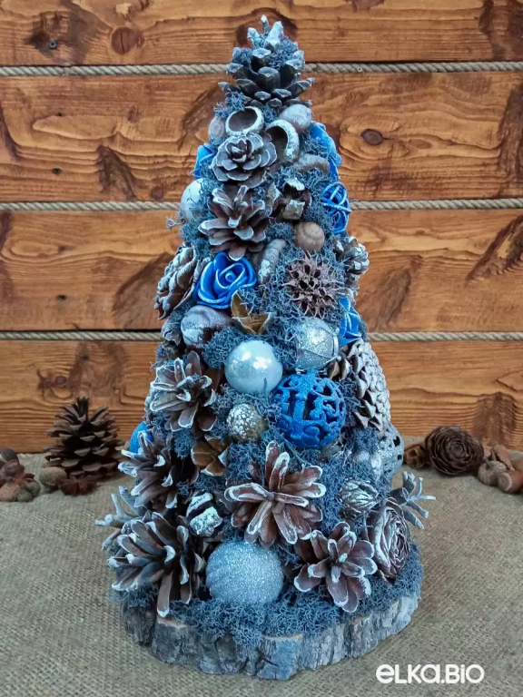 Настольная новогодняя елка с шишками и шарами Холодный январь Т88-В50