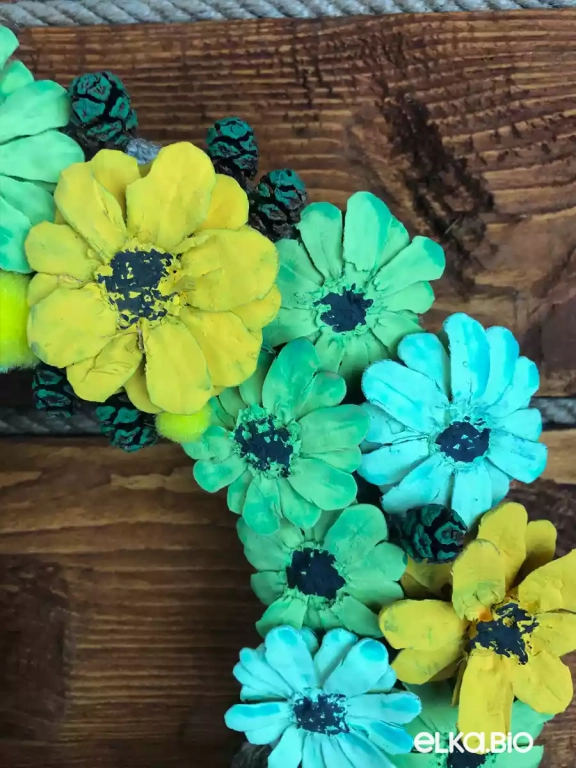 Венок декоративный из шишек Дорога в лето А14-В7