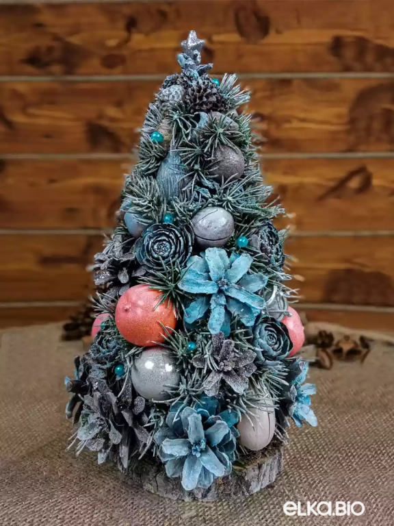 Настольная новогодняя елка из шишек Серебряная Т16-В10