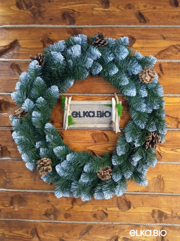 Новогодний венок Пихта с шишками на каркасе 70 см-B519