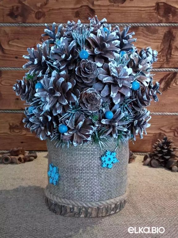 Декоративная композиция из шишек Синий вечер Т57-В31