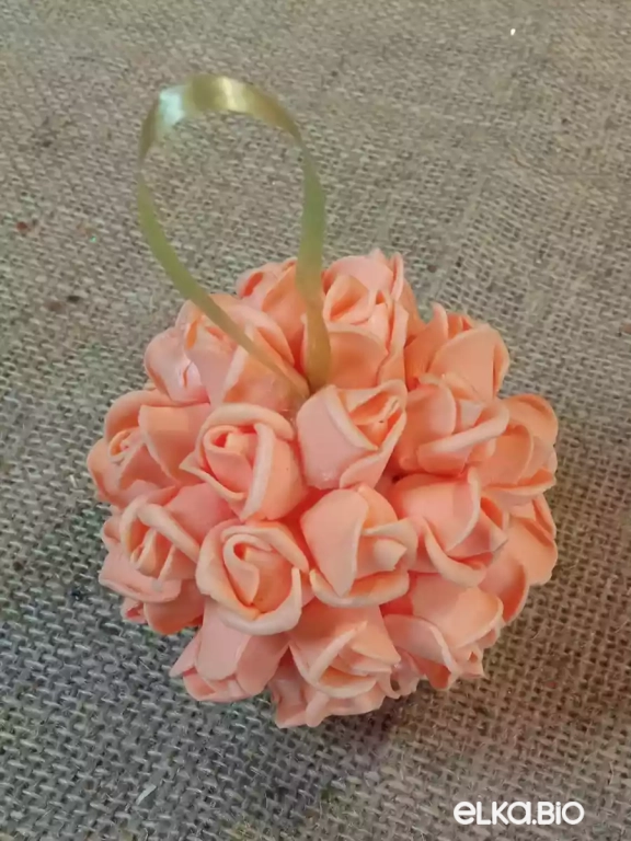 Декоративный шар из цветов Чайная роза М11-В20