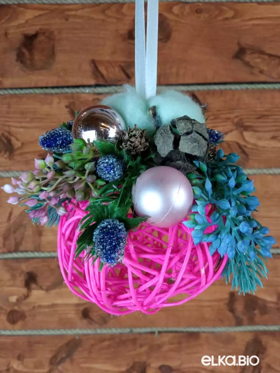 Декоративный шар из ротанга Сирень с ежевикой (розовый) Б6-В57