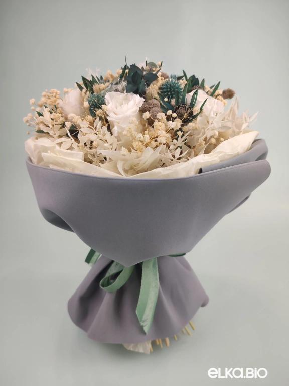Букет из сухоцветов и стабилизированных роз А192-B115