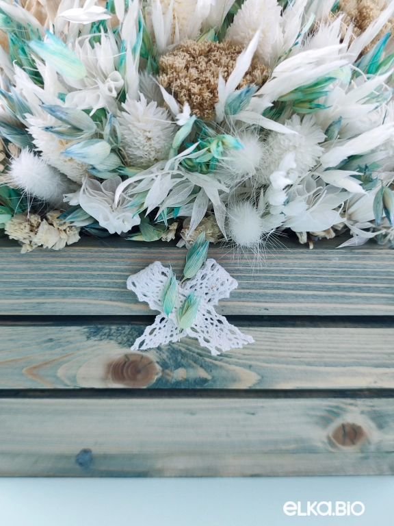 Композиция из овса и сухоцветов в ящике Т168-B104