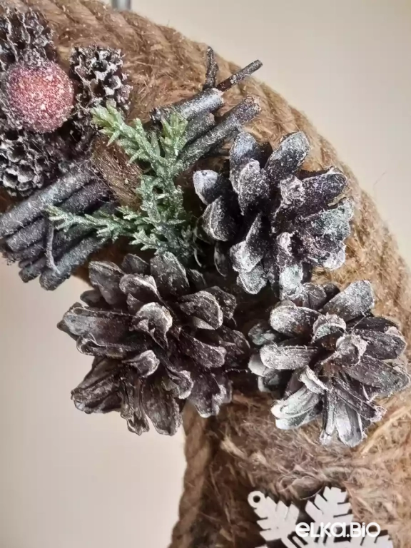 Венок декоративный Букет из можжевельника Т37-В13