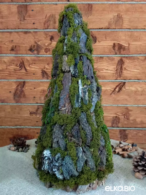 Настольная новогодняя елка из коры и мха Царь леса Т29-В12