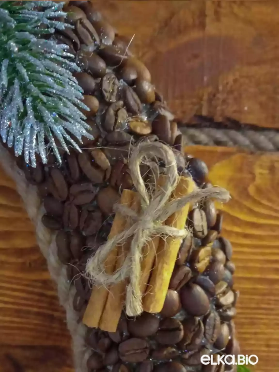 Венок декоративный из зерен кофе Изумрудная свежесть П22-В17