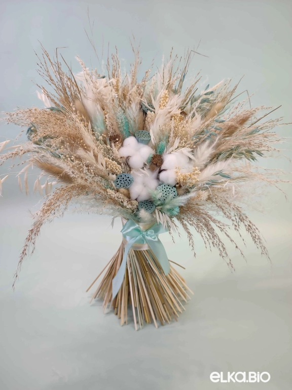 Cтабилизированный букет с лотосом и пампасной травой Т222-B111