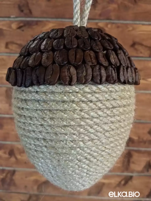 Декоративный шар из каната и зерен кофе Новогодний макиато А95-В85