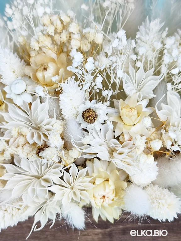 Подвесная композиция из белых сухоцветов в ящике А156-B107 Подвесная композиция из белых сухоцветов в ящике А156-B107