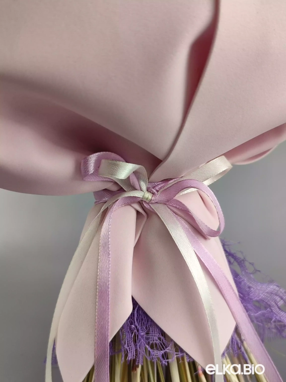 Букет из цветов фаляриса и хлопка Т119-B100 Букет из цветов фаляриса и хлопка Т119-B100